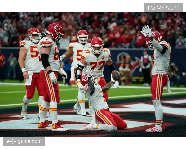 德甲黑红荣耀：球队韧性十足，强势连胜战绩再攀新高