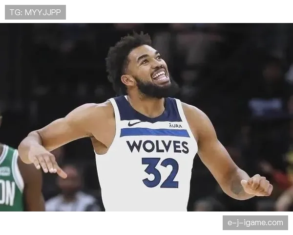 唐斯无球掩护制造错位，拉开森林狼内线空间